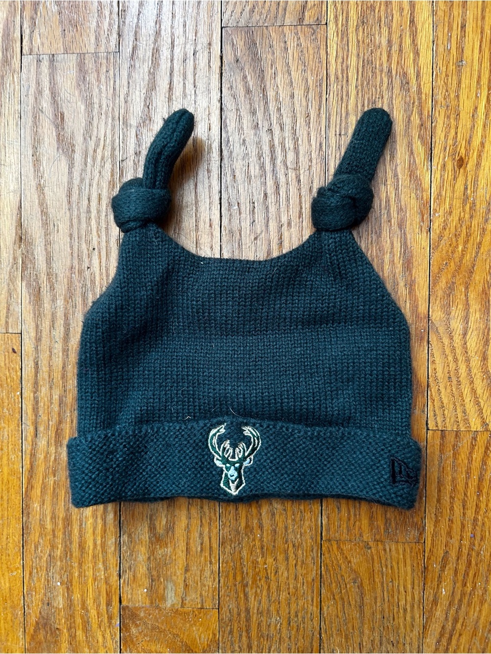 Milwaukee Bucks Green Knotted Baby Beanie